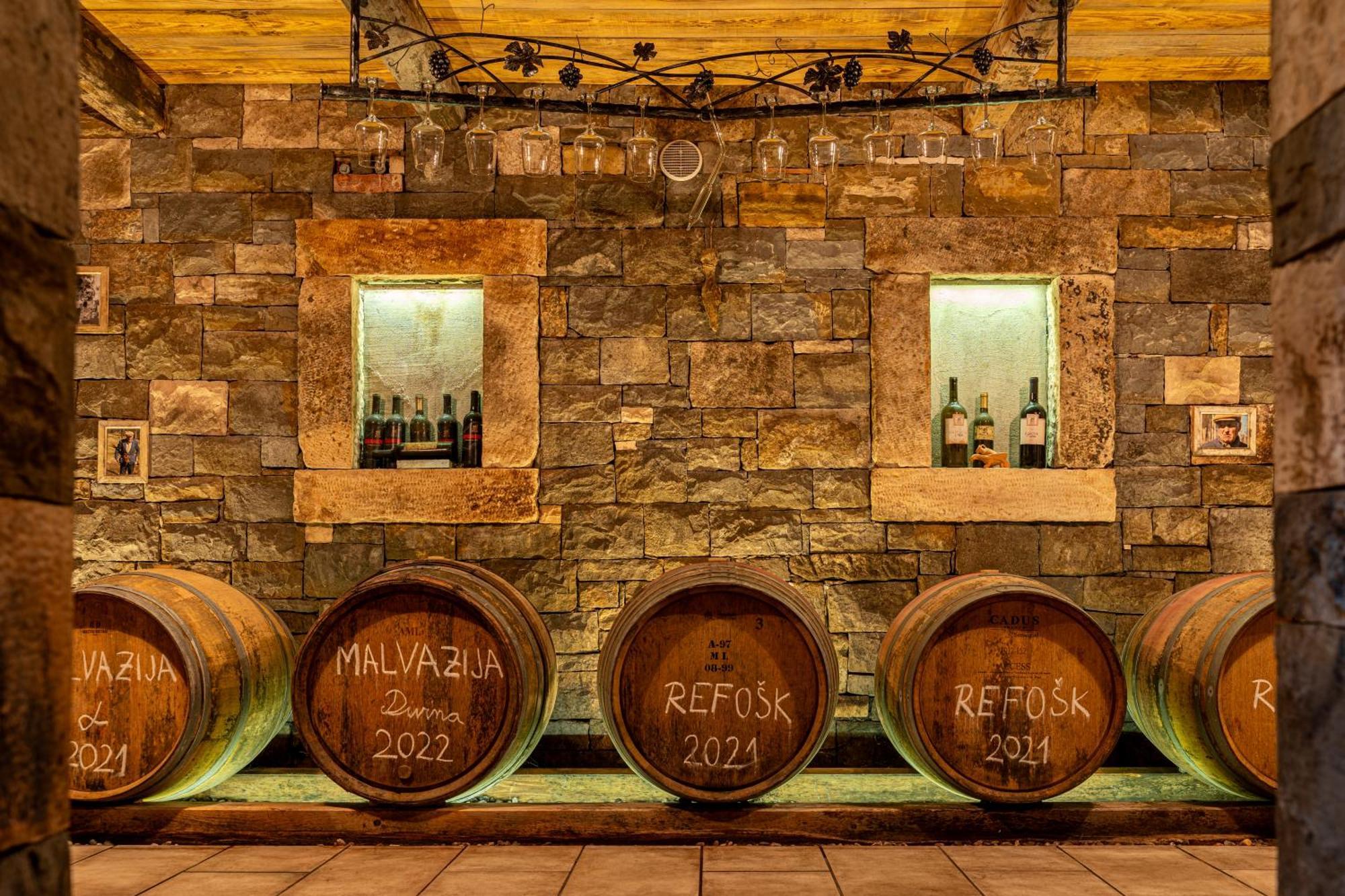 Wine House Rakar Guest House Gracisce Ngoại thất bức ảnh
