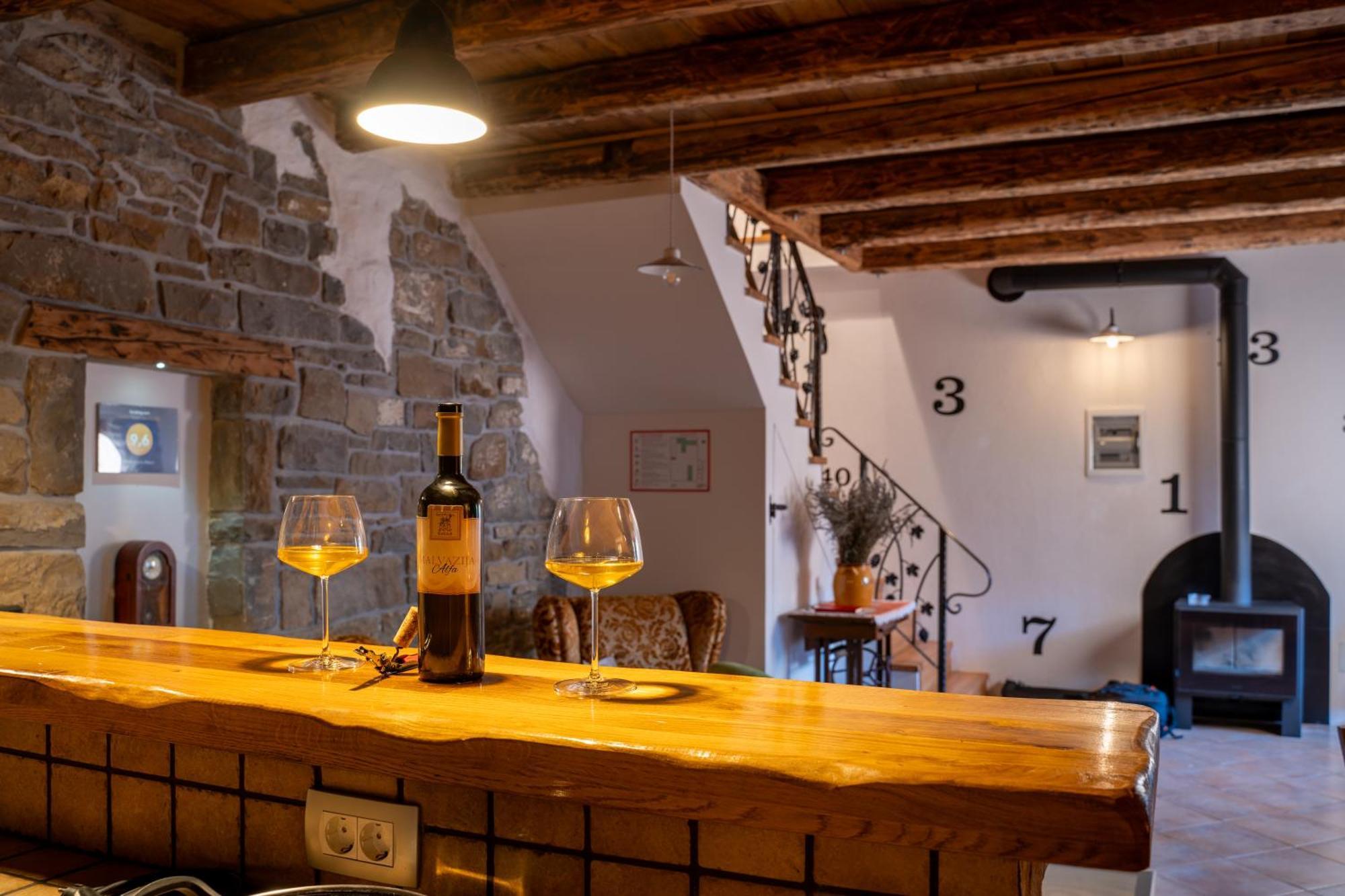 Wine House Rakar Guest House Gracisce Ngoại thất bức ảnh
